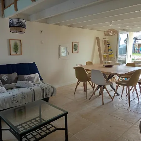 Maison & Dependance 9 Pers Avec Piscine Holiday home Le Pian-sur-Garonne