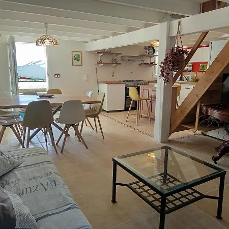 Holiday home Maison & Dependance 9 Pers Avec Piscine Le Pian-sur-Garonne